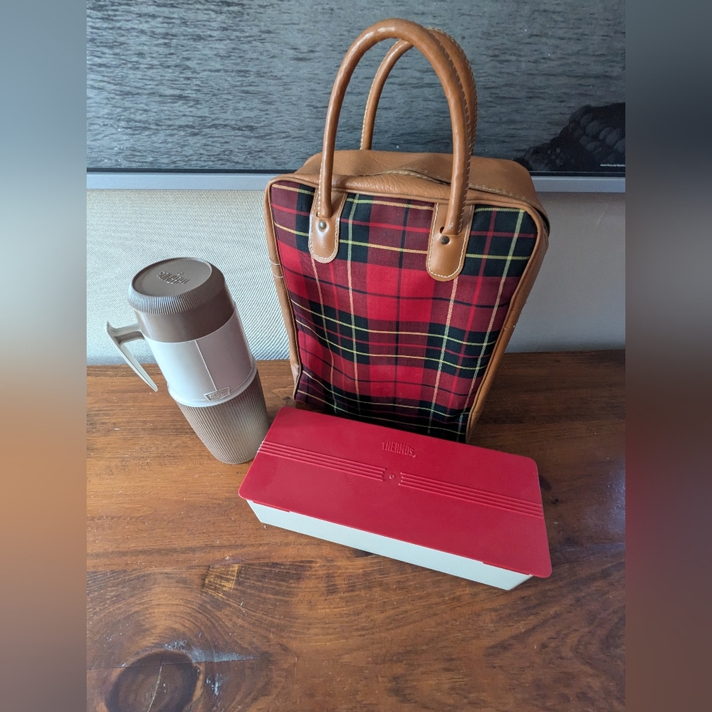 1970s Plaid Picnic Set